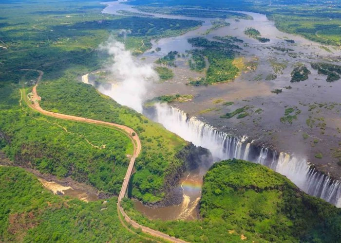 5 Days Victoria Falls – Zambia & Botswana’s Chobe National Park 